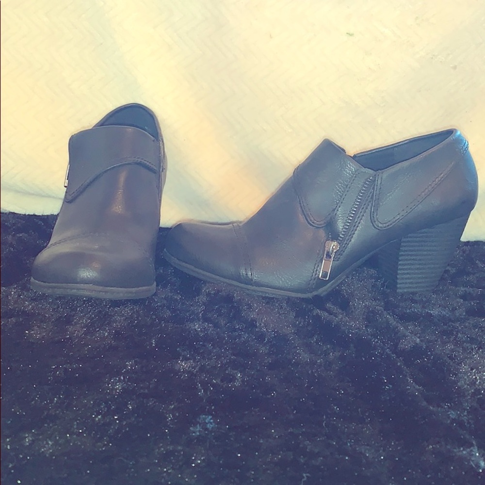 Woman’s Dress shoe with heel